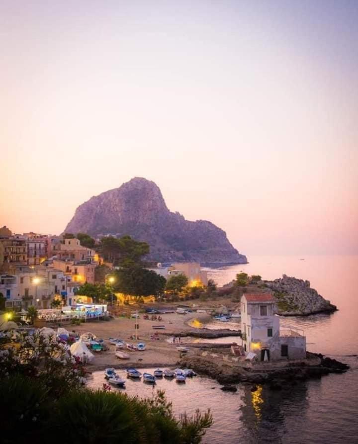 La Casetta Di Maria Apartment Santa Flavia Bagian luar foto